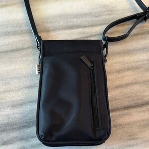 BEIS NYLON CROSSBODY